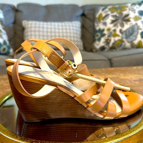 Cole Haan Like New Marietta Woman’s Pecan Leather Strap Wedge sandals Size 8 - Picture 9 of 13